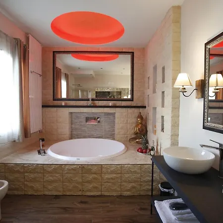 Luxury Guest house *