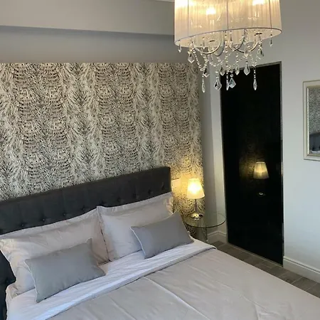 بيت ضيافة Luxury *